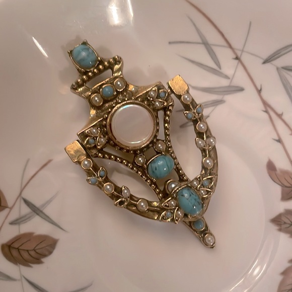 Jewelry - Vintage 50’s Ornate Turquoise & Pearl with Mother of Pearl Center Door Knocker